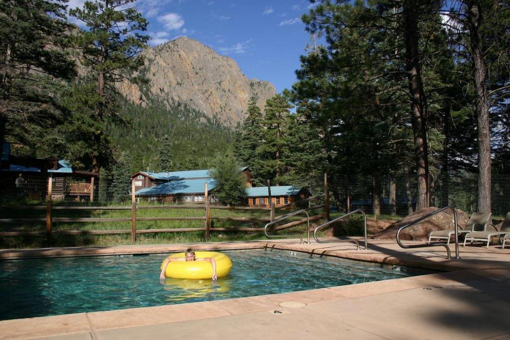 Corkins Lodge Chama Luaran gambar