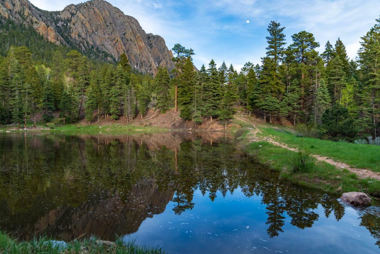 Corkins Lodge Chama Luaran gambar