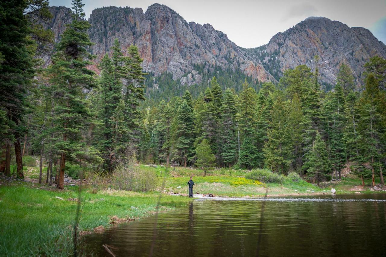 Corkins Lodge Chama Luaran gambar